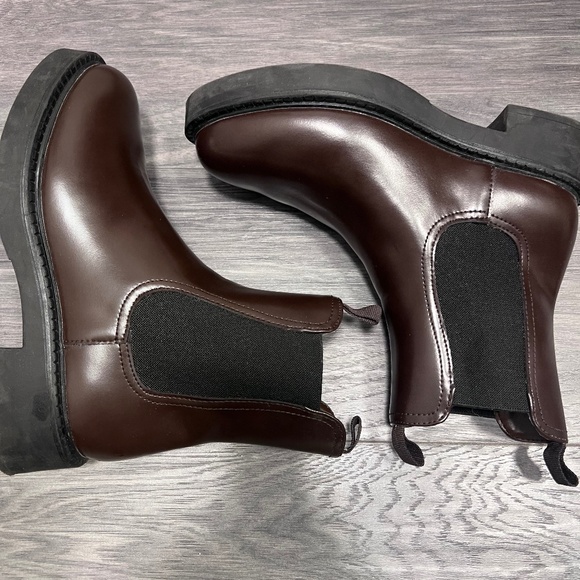 H&M Brown Chelsea Boots SIZE 6 - Picture 1 of 10